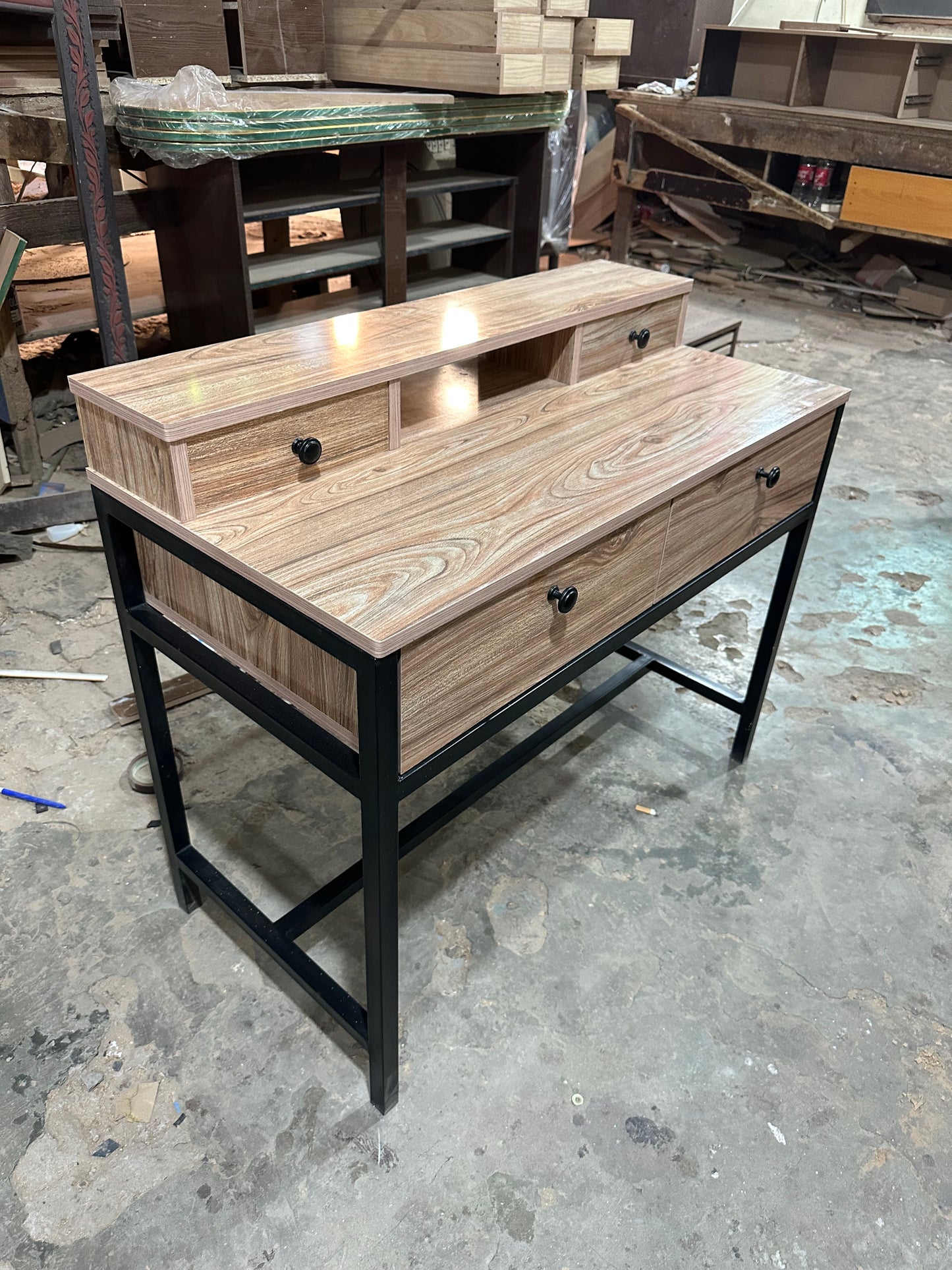Elif Study Table