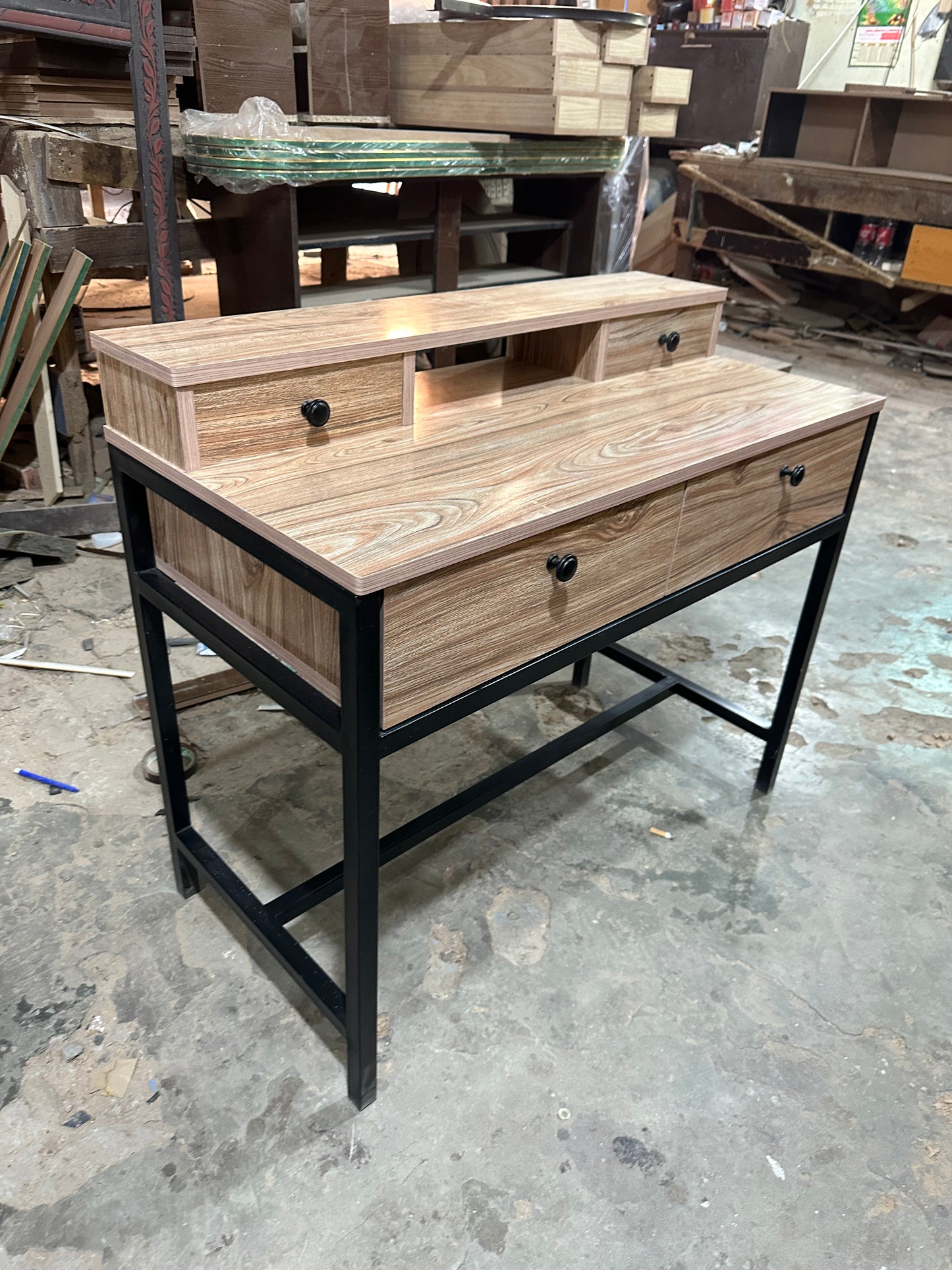 Elif Study Table