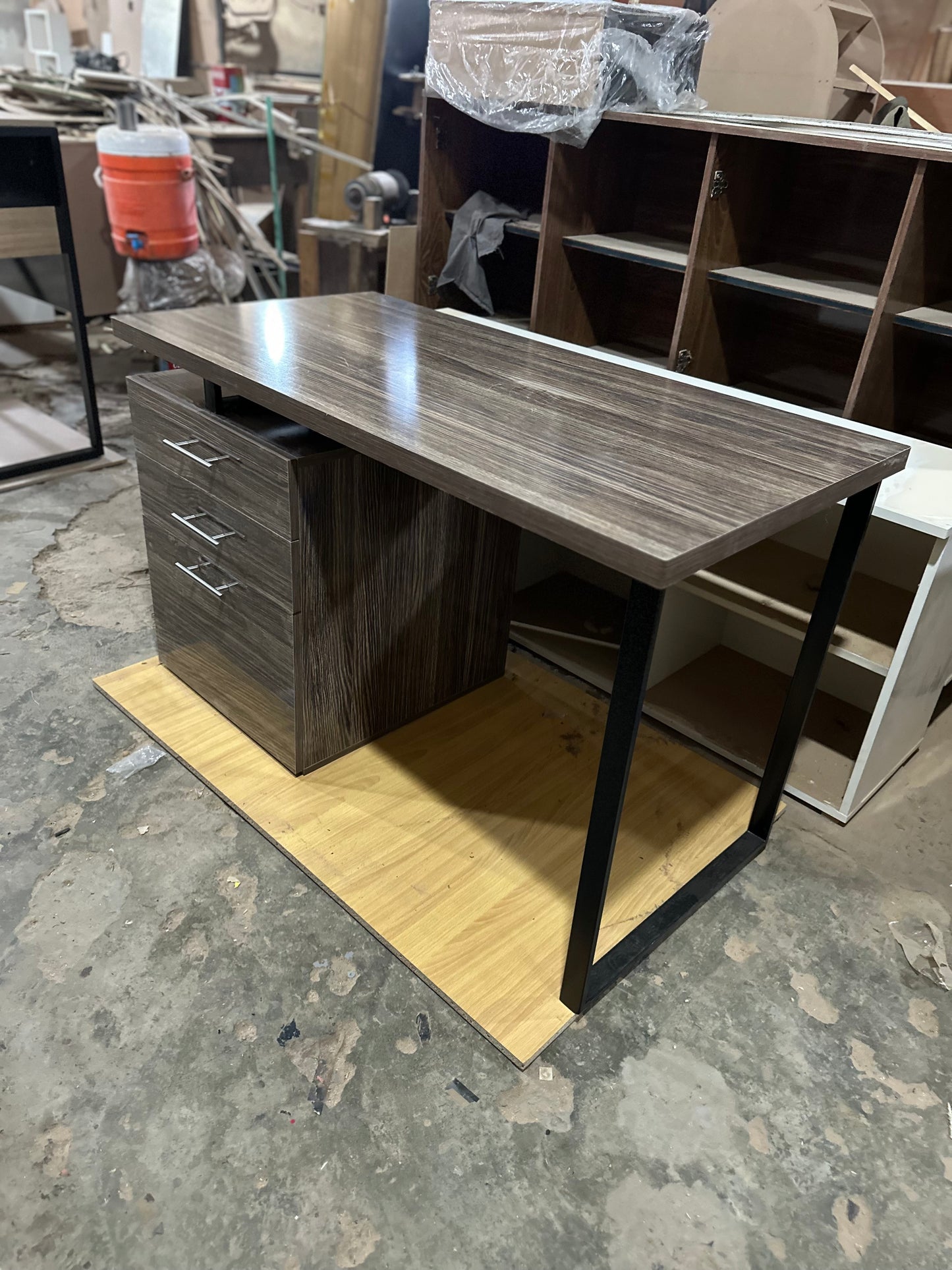 Alara Study Table