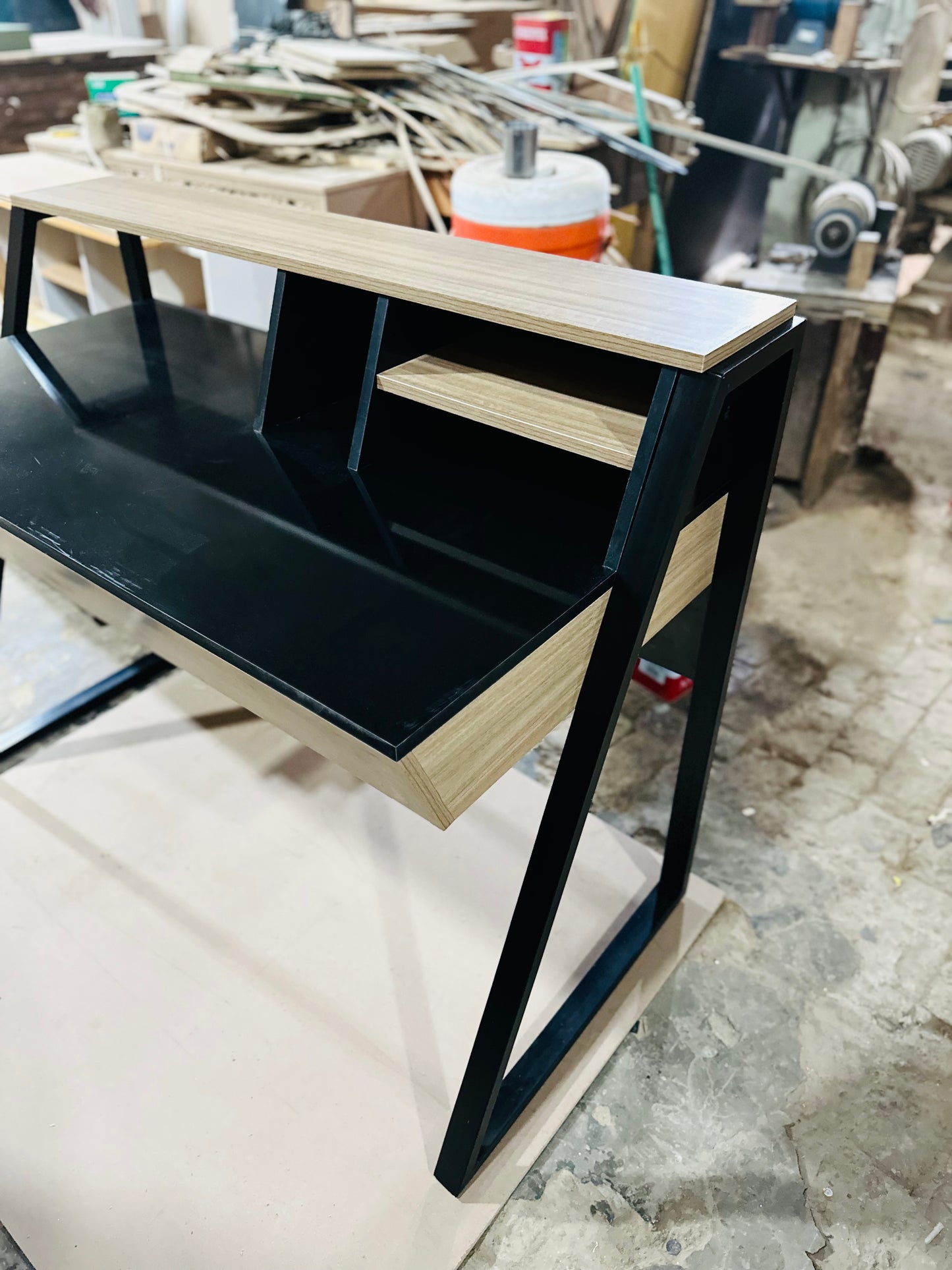 Ayla Study Table