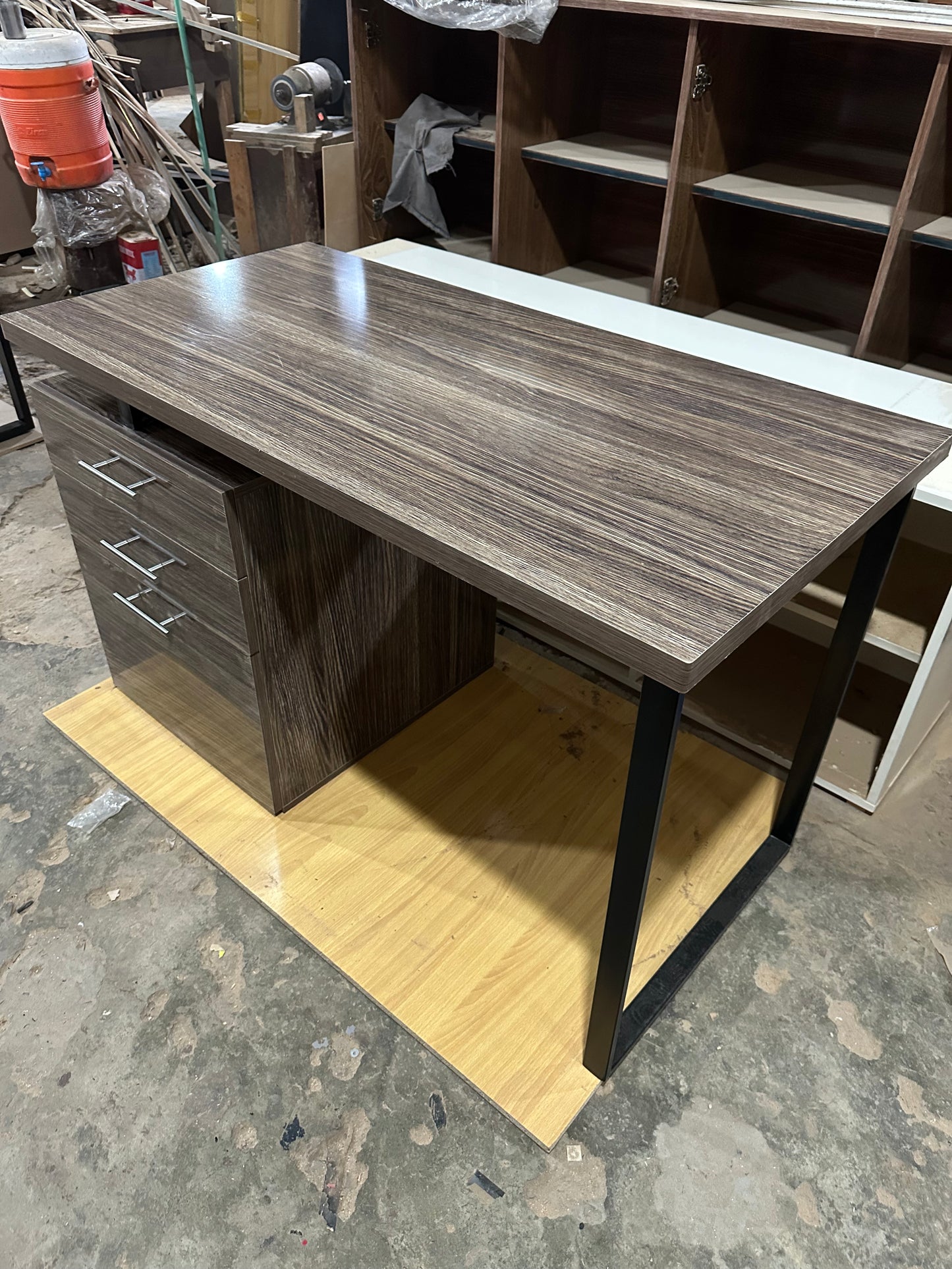 Alara Study Table
