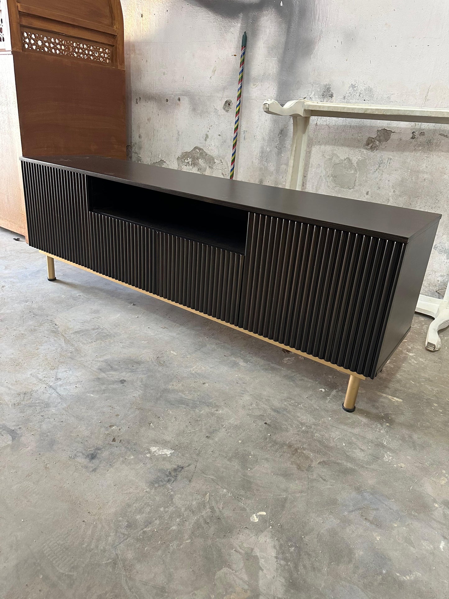 Angel LCD/TV Console