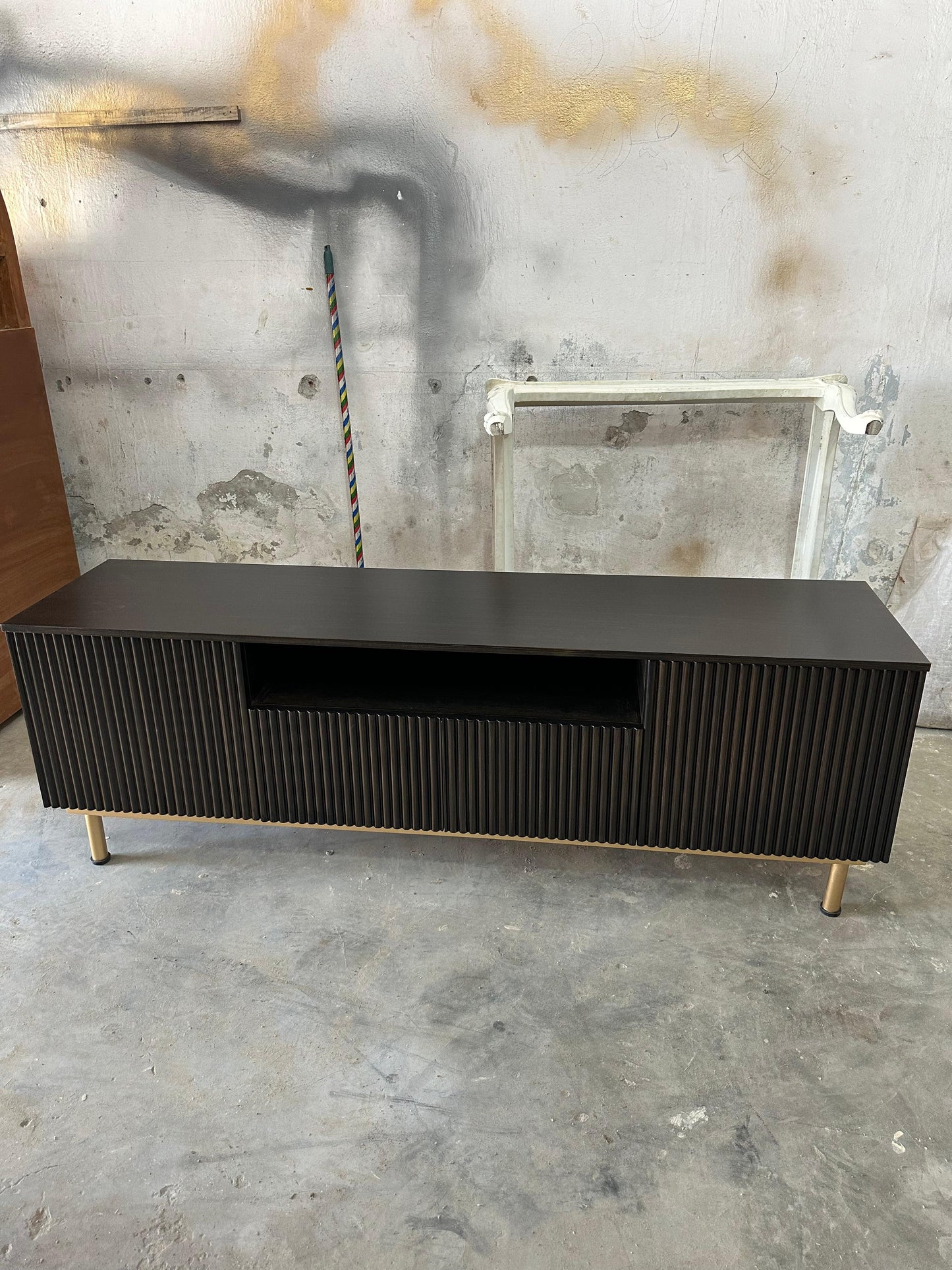 Angel LCD/TV Console
