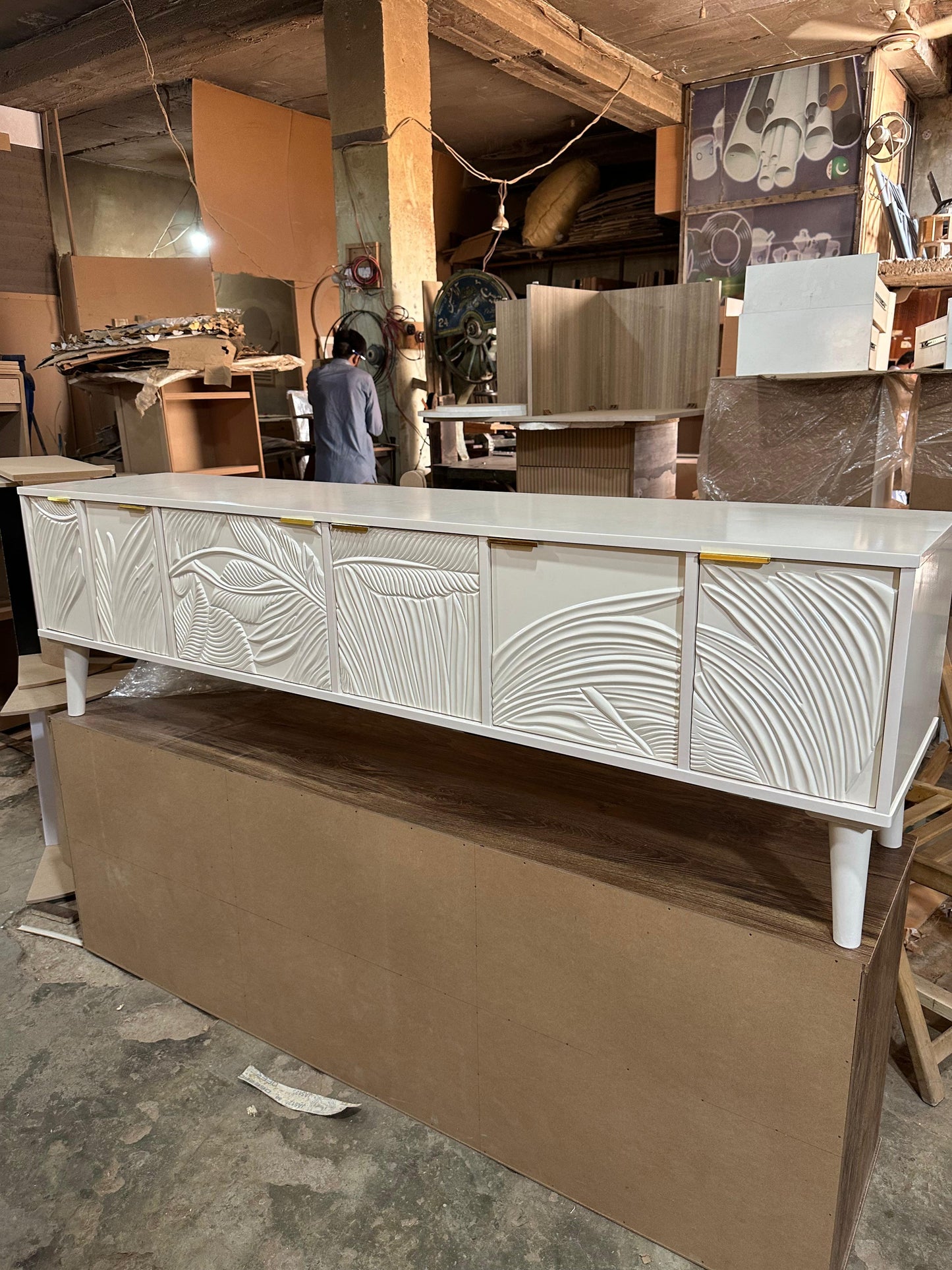Leaf LCD/TV Console