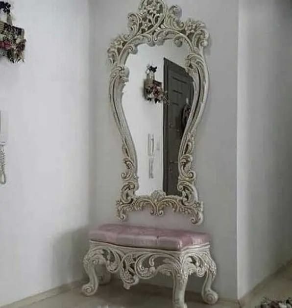 Varsace Mirror Console
