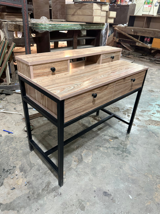 Elif Study Table