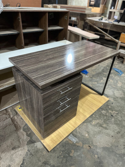Alara Study Table