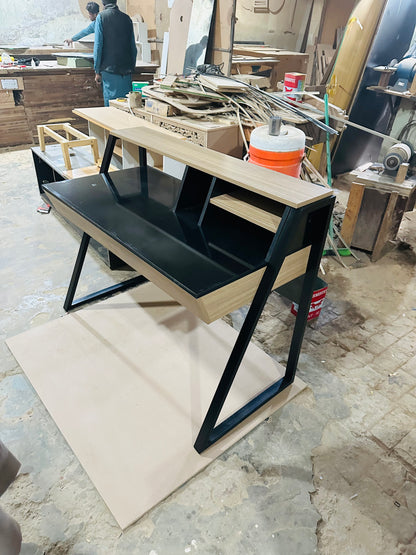 Ayla Study Table
