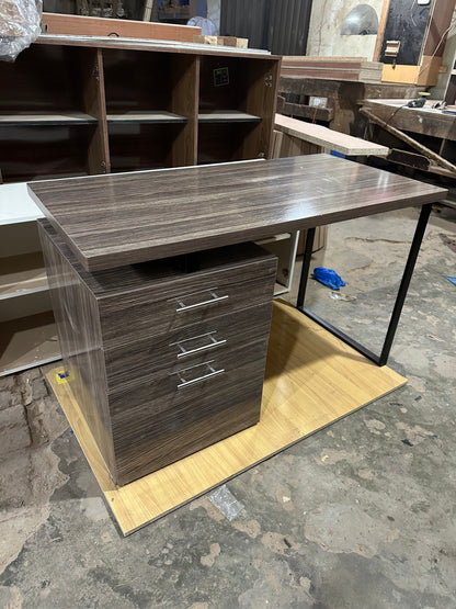 Alara Study Table