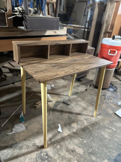 Aria Brown Study Table