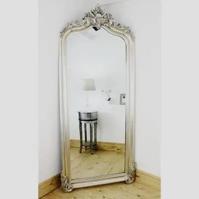 Emma Mirror